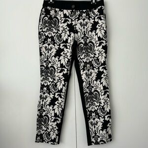 Chicos black and white ankle stretch pants size 0